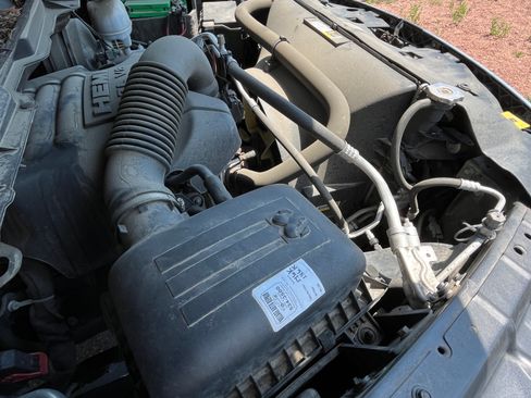 Used 2019 RAM 1500 Classic SLT AWD/4WD image 13
