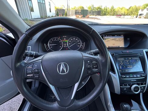 Used 2016 Acura TLX w/ Technology Package image 8