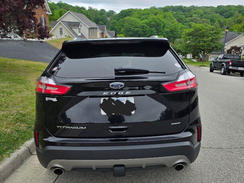 Used 2021 Ford Edge Titanium w/ Class II Trailer Tow Package AWD/4WD image 5