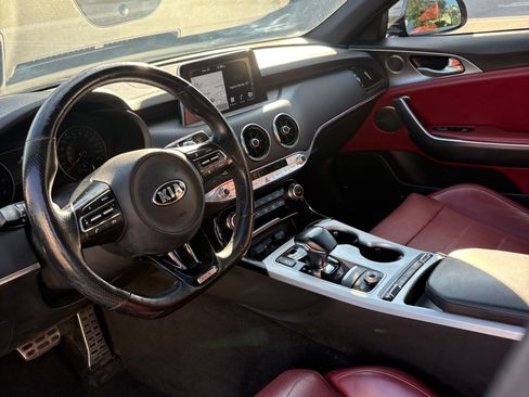 Used 2018 Kia Stinger GT2 AWD/4WD image 23