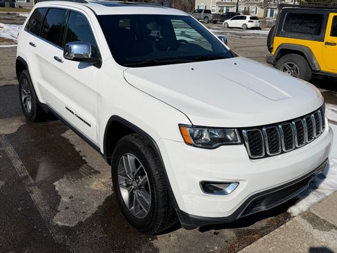 Used 2018 Jeep Grand Cherokee Limited image 4