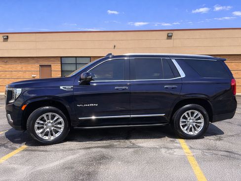 Used 2022 GMC Yukon SLT w/ SLT Premium Package image 6