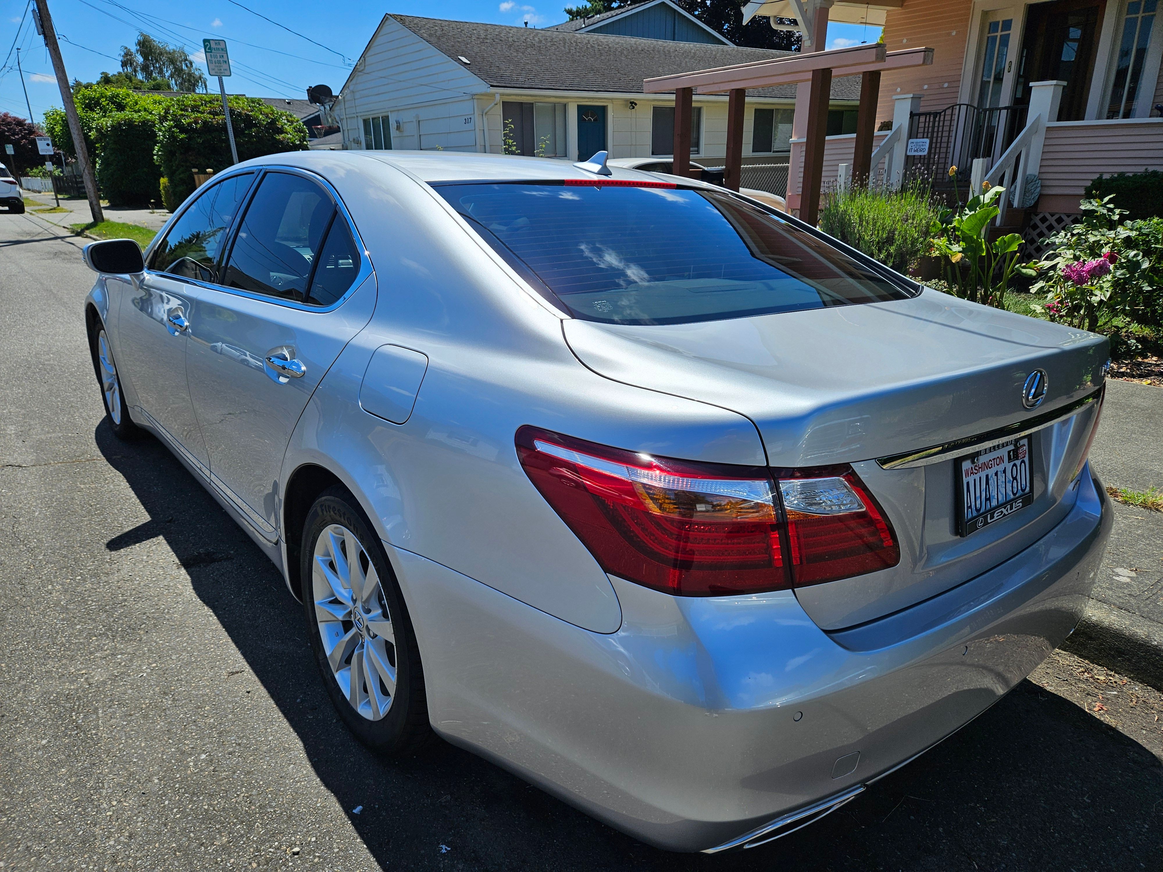Used 2012 Lexus LS 460 AWD w/ Luxury Value Edition image 4
