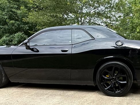Used 2015 Dodge Challenger R/T Plus RWD image 4