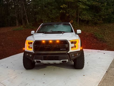 Used 2020 Ford F150 Raptor w/ Equipment Group 802A Luxury image 9