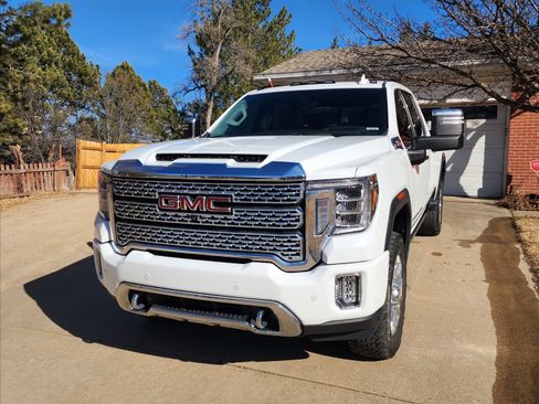 Used 2022 GMC Sierra 3500 Denali w/ Denali Ultimate Package image 2