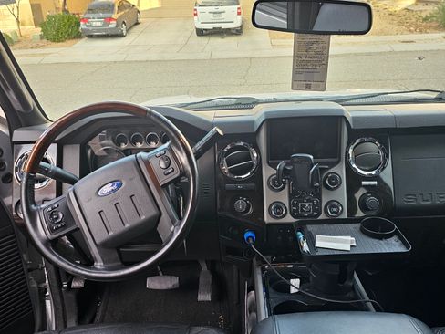 Used 2015 Ford F350 Platinum image 11