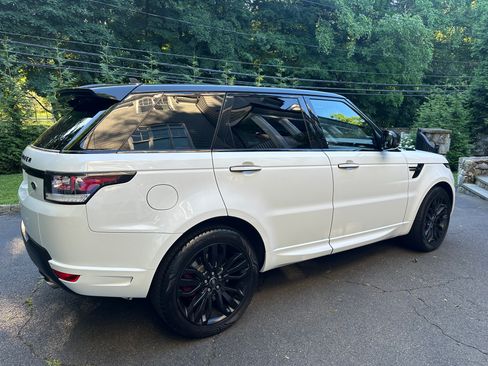 Used 2016 Land Rover Range Rover Sport HST image 2