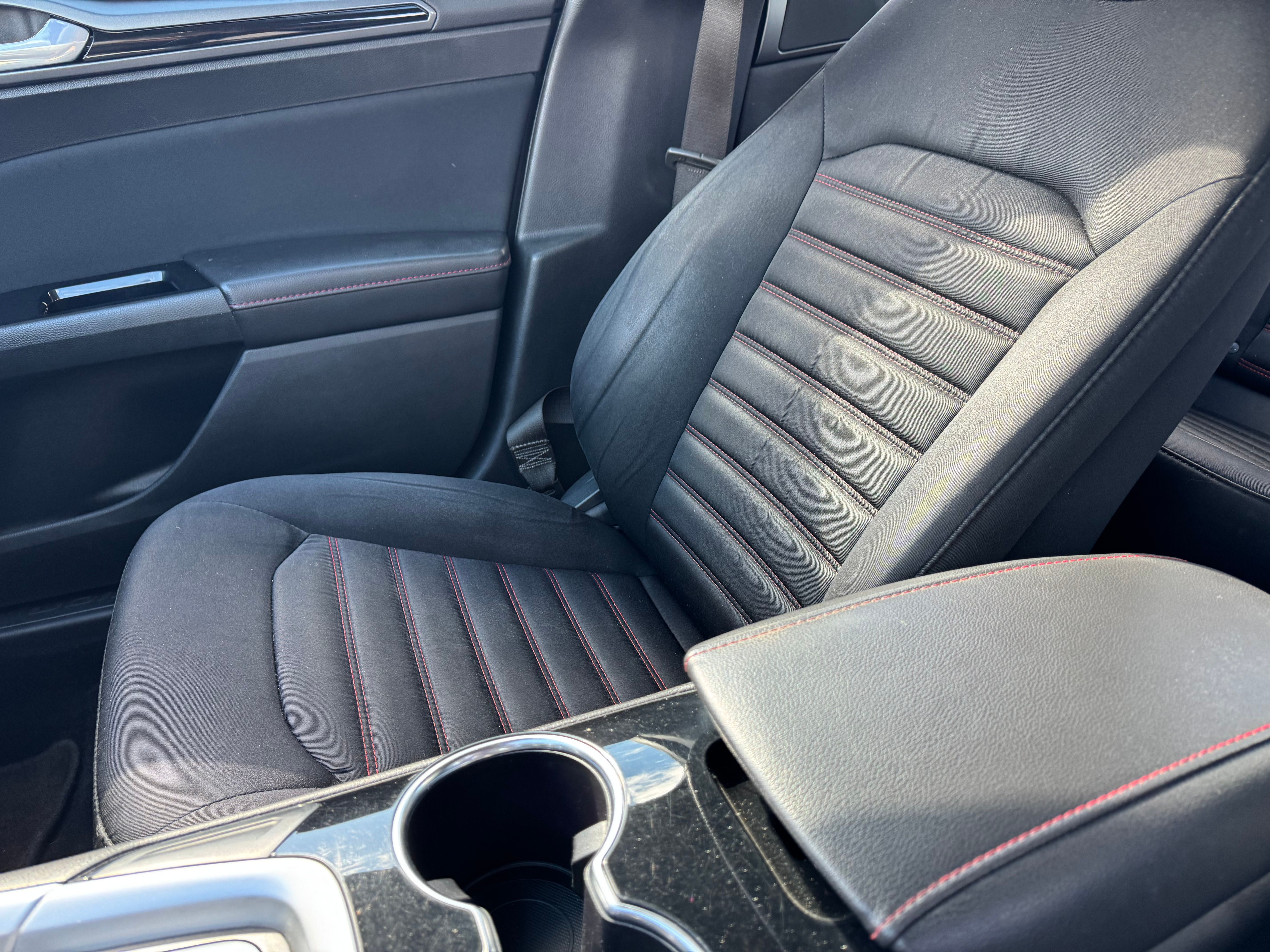 Used 2014 Ford Fusion SE w/ Equipment Group 201A FWD image 13