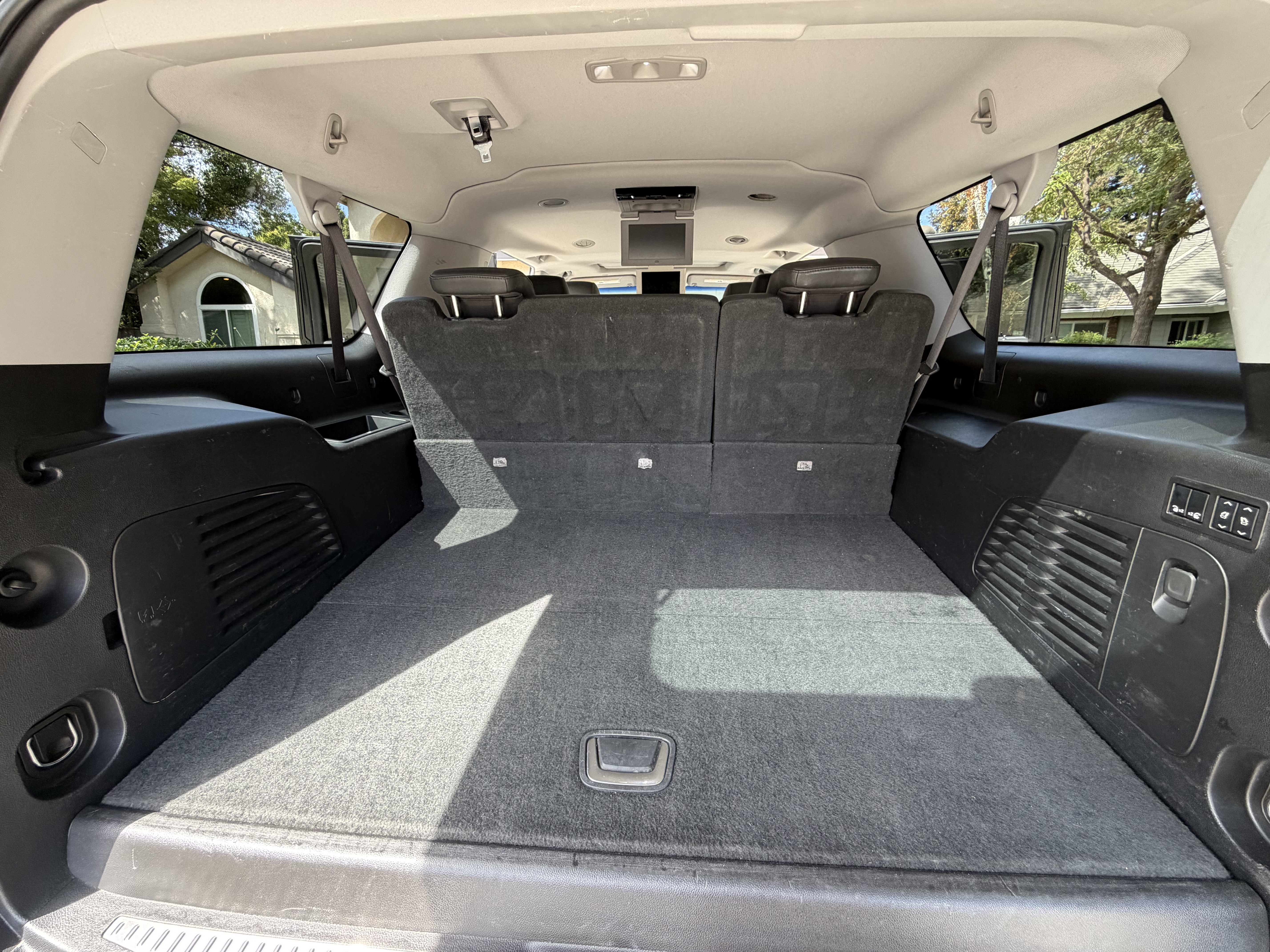 Used 2019 Cadillac Escalade ESV Premium Luxury AWD/4WD image 10