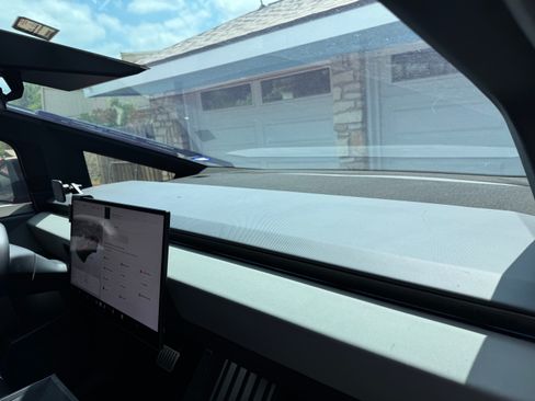 Used 2024 Tesla Cybertruck AWD Crew Cab image 15