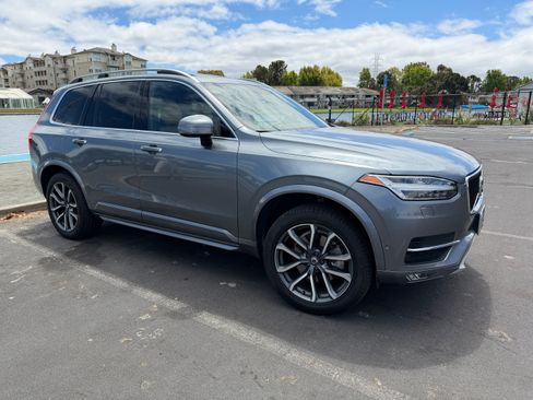 Used 2018 Volvo XC90 T6 Momentum w/ Convenience Package AWD/4WD image 8