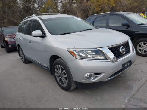 Used 2013 Nissan Pathfinder SL w/ Trailer Tow Pkg image 1