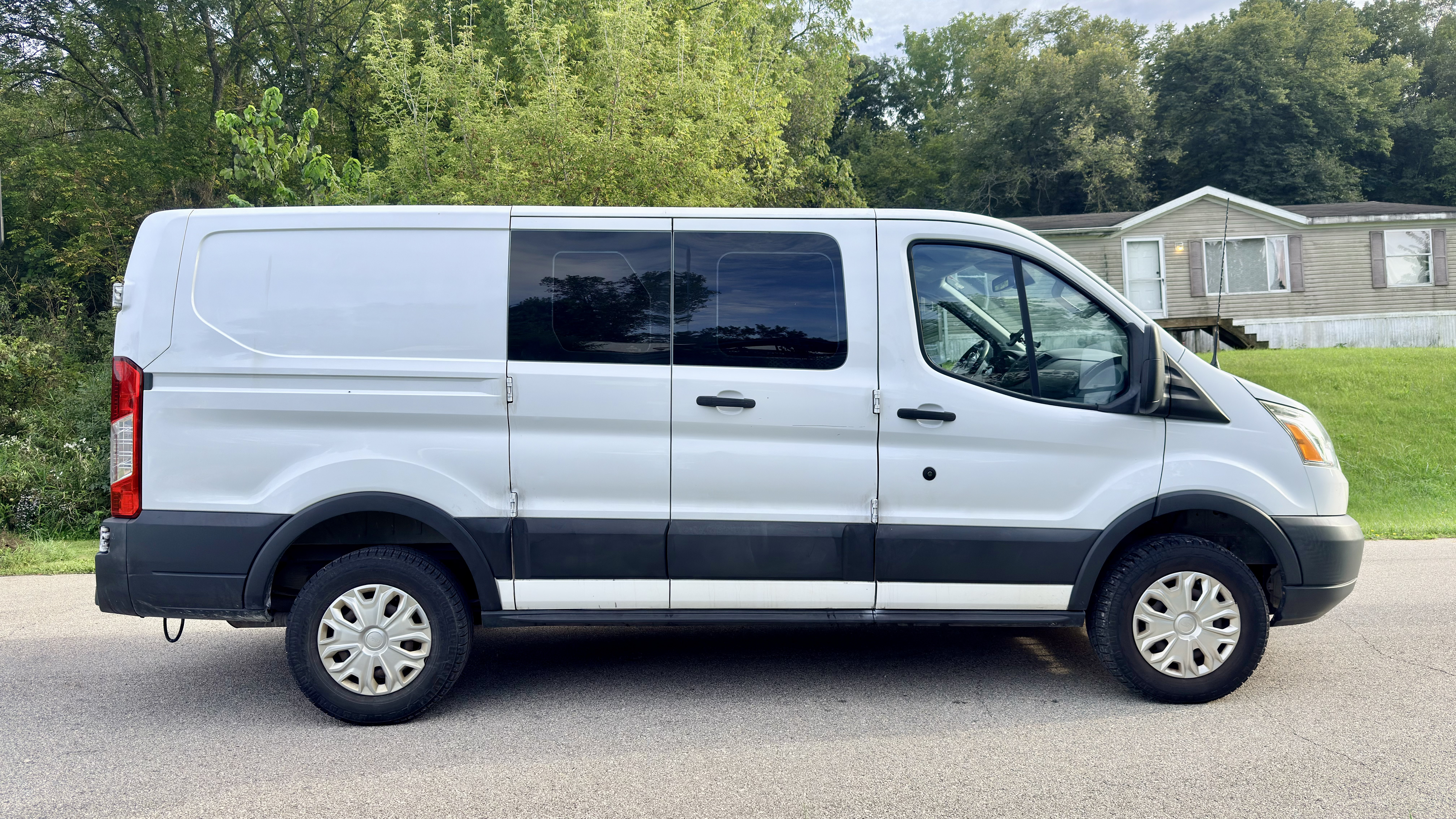 Used 2016 Ford Transit 250 130 Low Roof w/ Exterior Upgrade Package RWD image 14