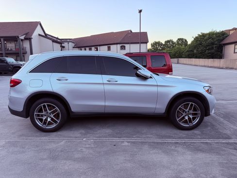 Used 2019 Mercedes-Benz GLC 300 image 1