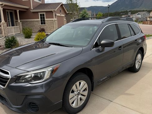 Used 2019 Subaru Outback 2.5i AWD/4WD image 4