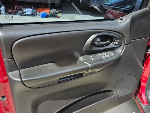 Used 2008 Chevrolet TrailBlazer SS w/ Sun And 6-Disc Cd Package image 29