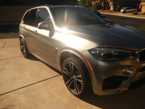 Used 2017 BMW X5 M image 8