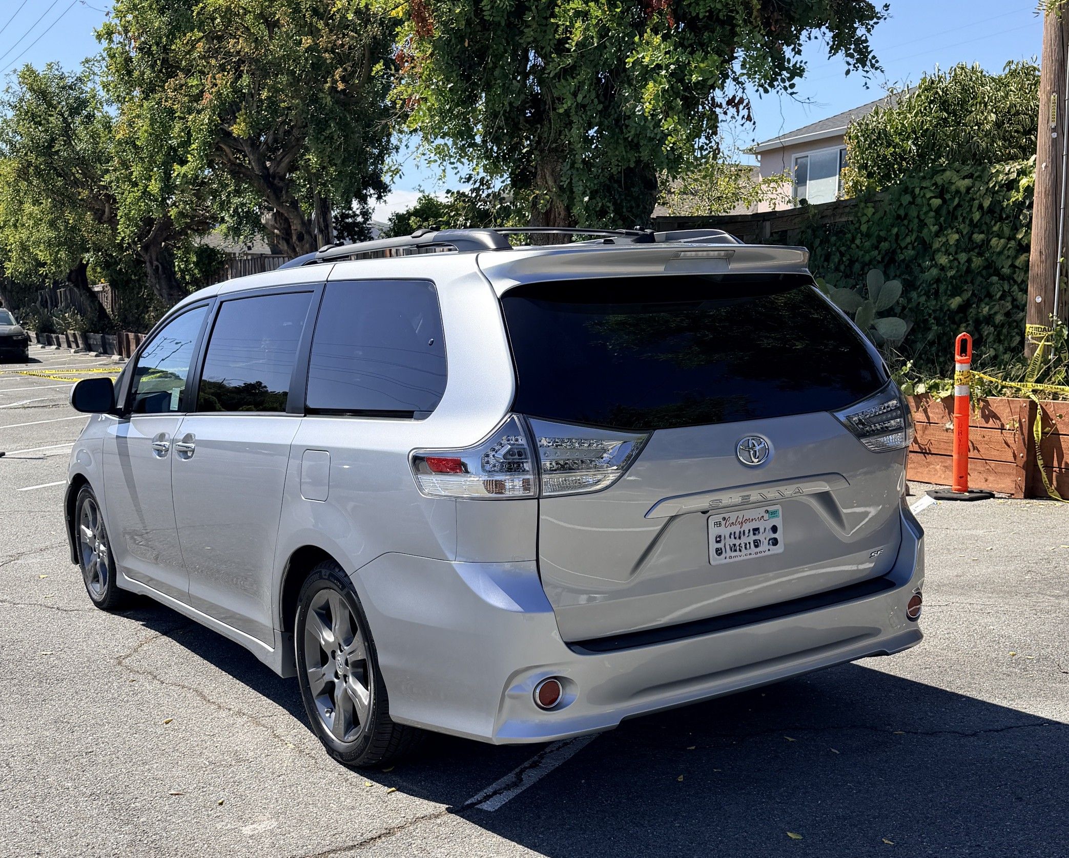 Used 2015 Toyota Sienna SE Premium FWD image 4