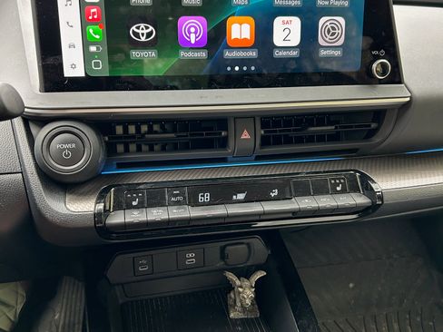 Used 2024 Toyota Prius XLE AWD/4WD image 14