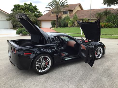 Used 2008 Chevrolet Corvette Z06 w/ Preferred Equipment Group image 21