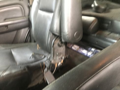 Used 2013 Cadillac Escalade Luxury image 10