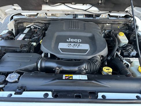 Used 2013 Jeep Wrangler Sahara w/ Dual Top Group image 19