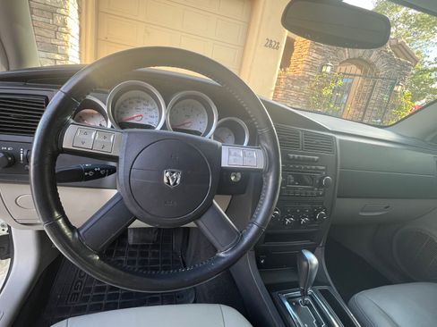 Used 2005 Dodge Magnum R/T w/ Convenience Group II image 12