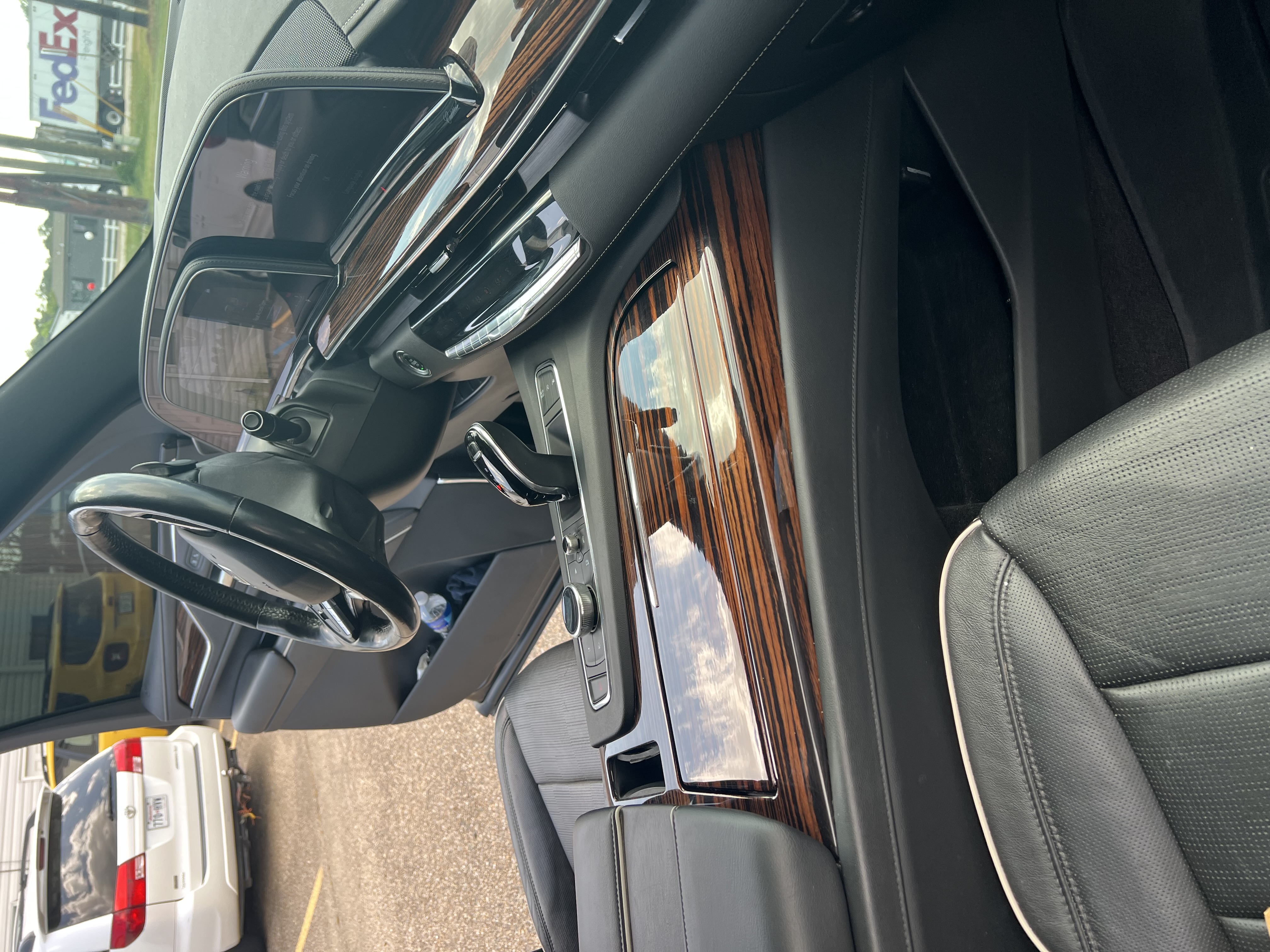 Used 2022 Cadillac Escalade ESV Premium Luxury RWD image 12
