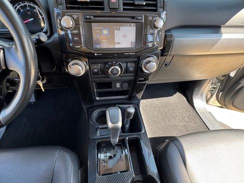 Used 2018 Toyota 4Runner TRD Off-Road Premium w/ Convenience Package image 13