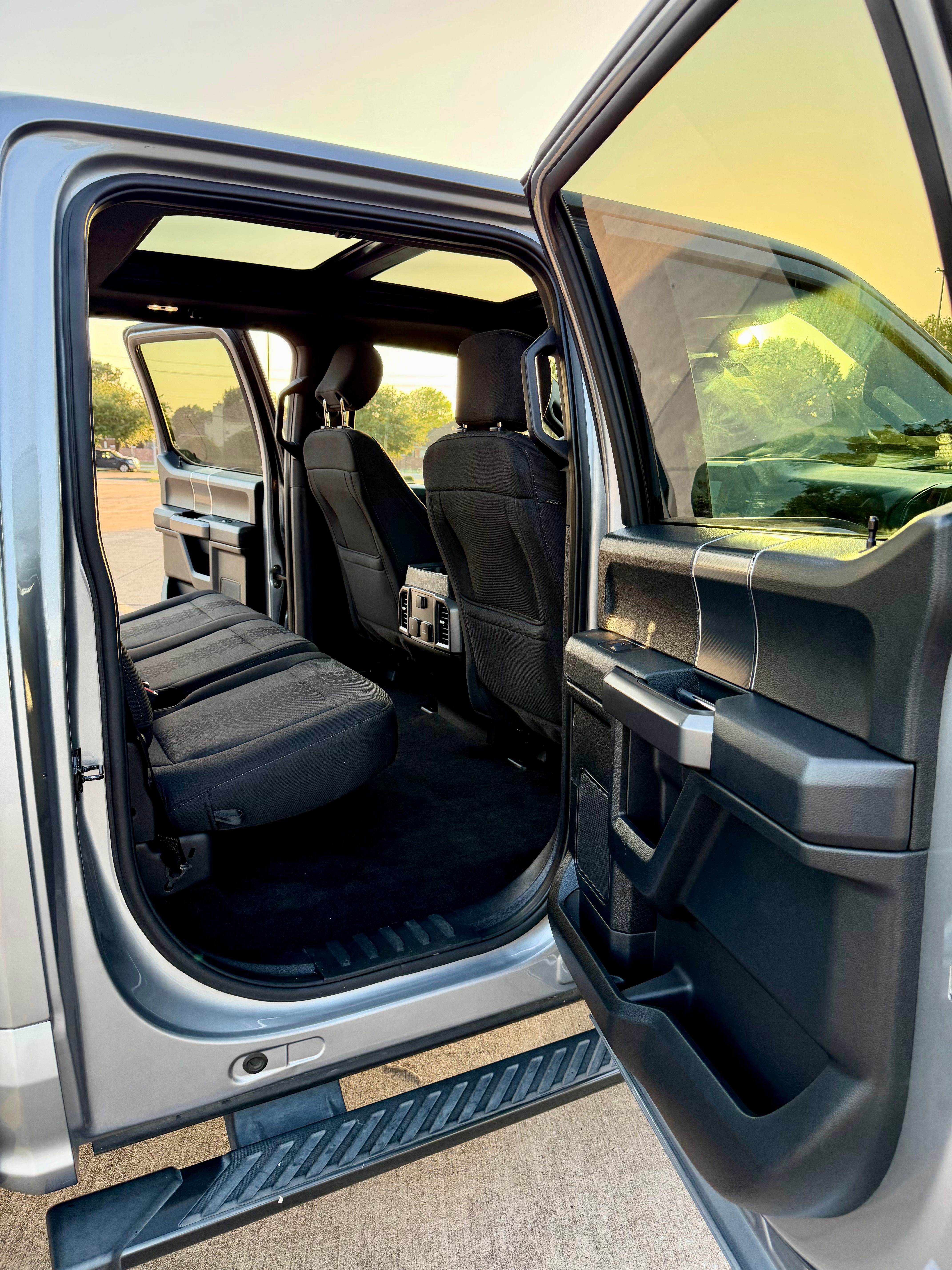 Used 2020 Ford F150 XLT w/ Equipment Group 302A Luxury AWD/4WD image 16