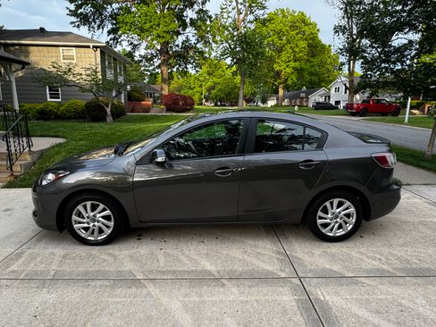 Used 2013 MAZDA MAZDA3 i Grand Touring FWD image 1