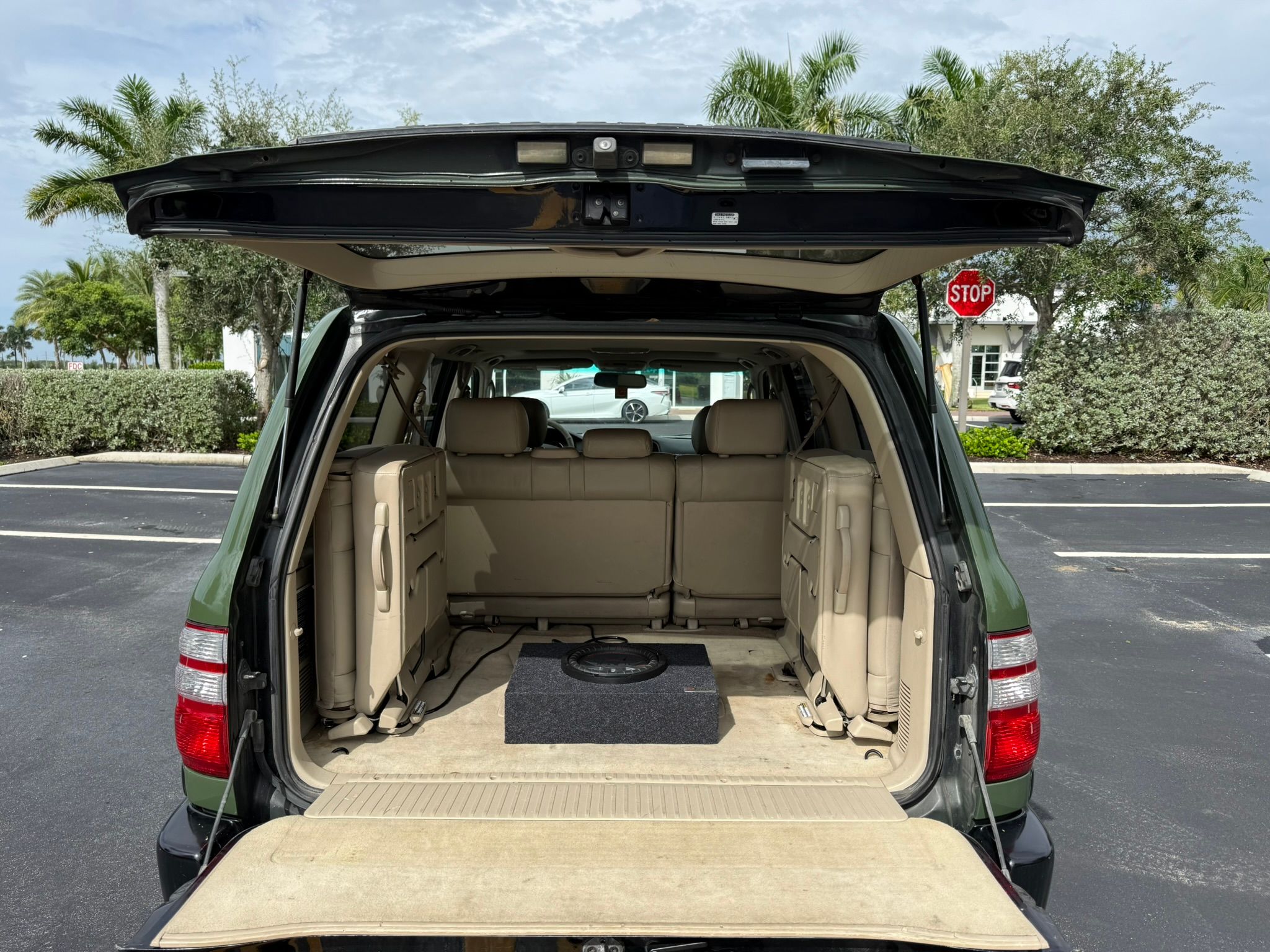 Used 2004 Toyota Land Cruiser AWD/4WD image 15
