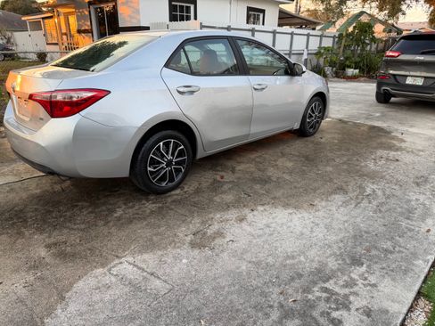 Used 2017 Toyota Corolla LE image 8