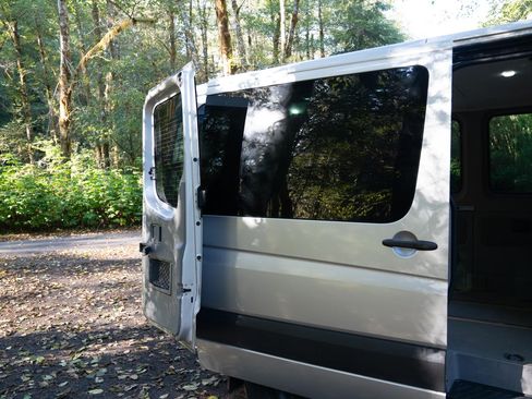 Used 2007 Dodge Sprinter 2500 w/ Cooling Group image 15