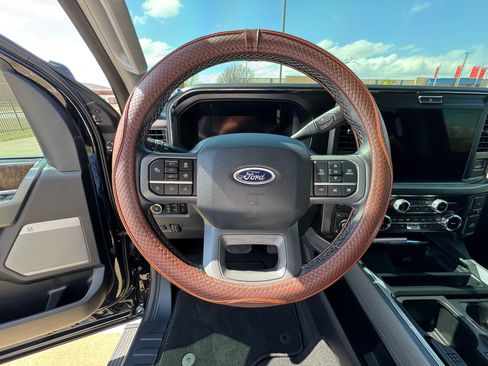 Used 2025 Ford F250 Lariat w/ Lariat Ultimate Package image 12