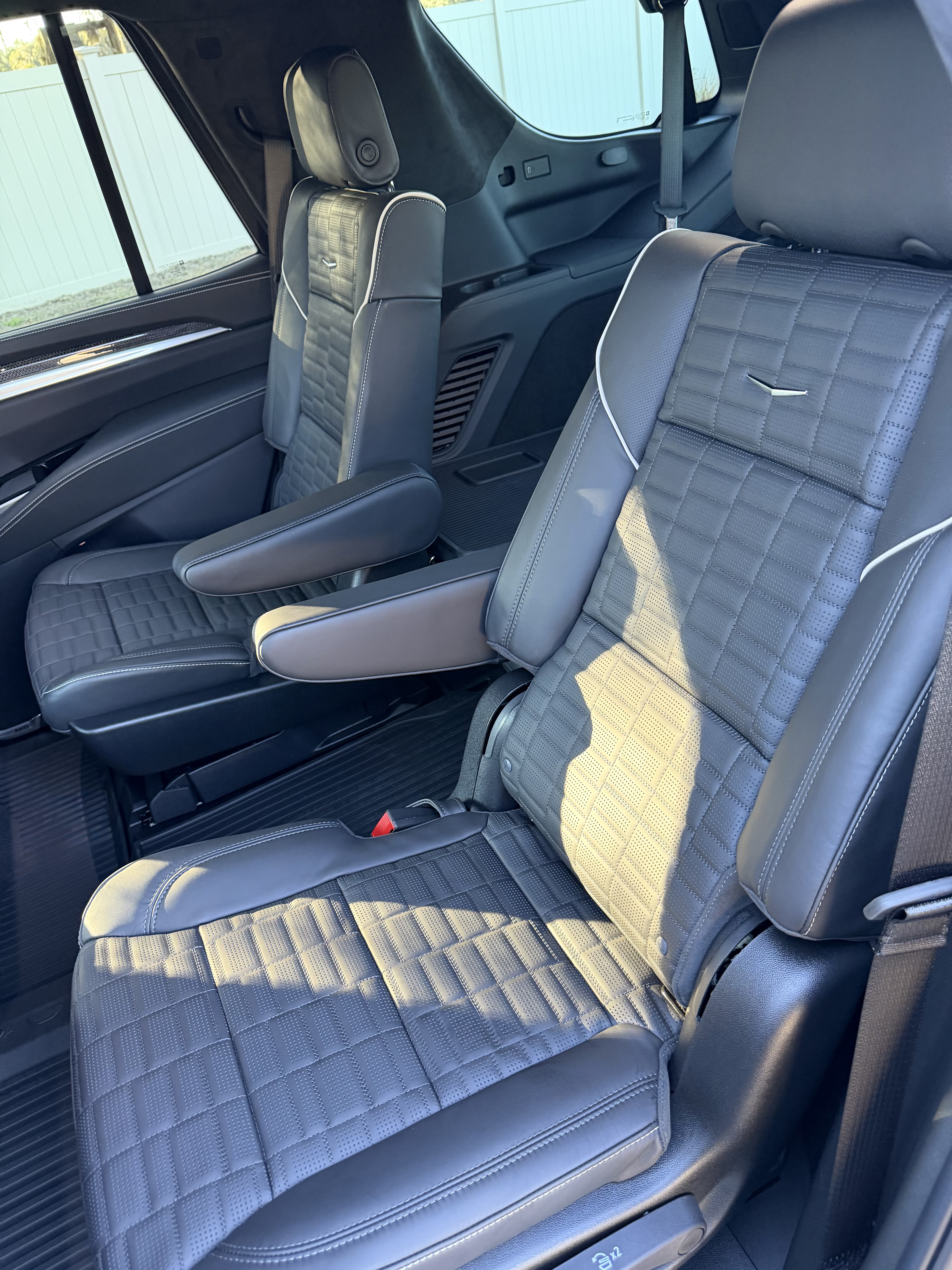 Used 2026 Cadillac Escalade V w/ LPO, ONYX Package AWD/4WD image 21