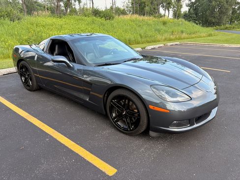 Used 2010 Chevrolet Corvette Coupe w/ 1LT RWD image 1