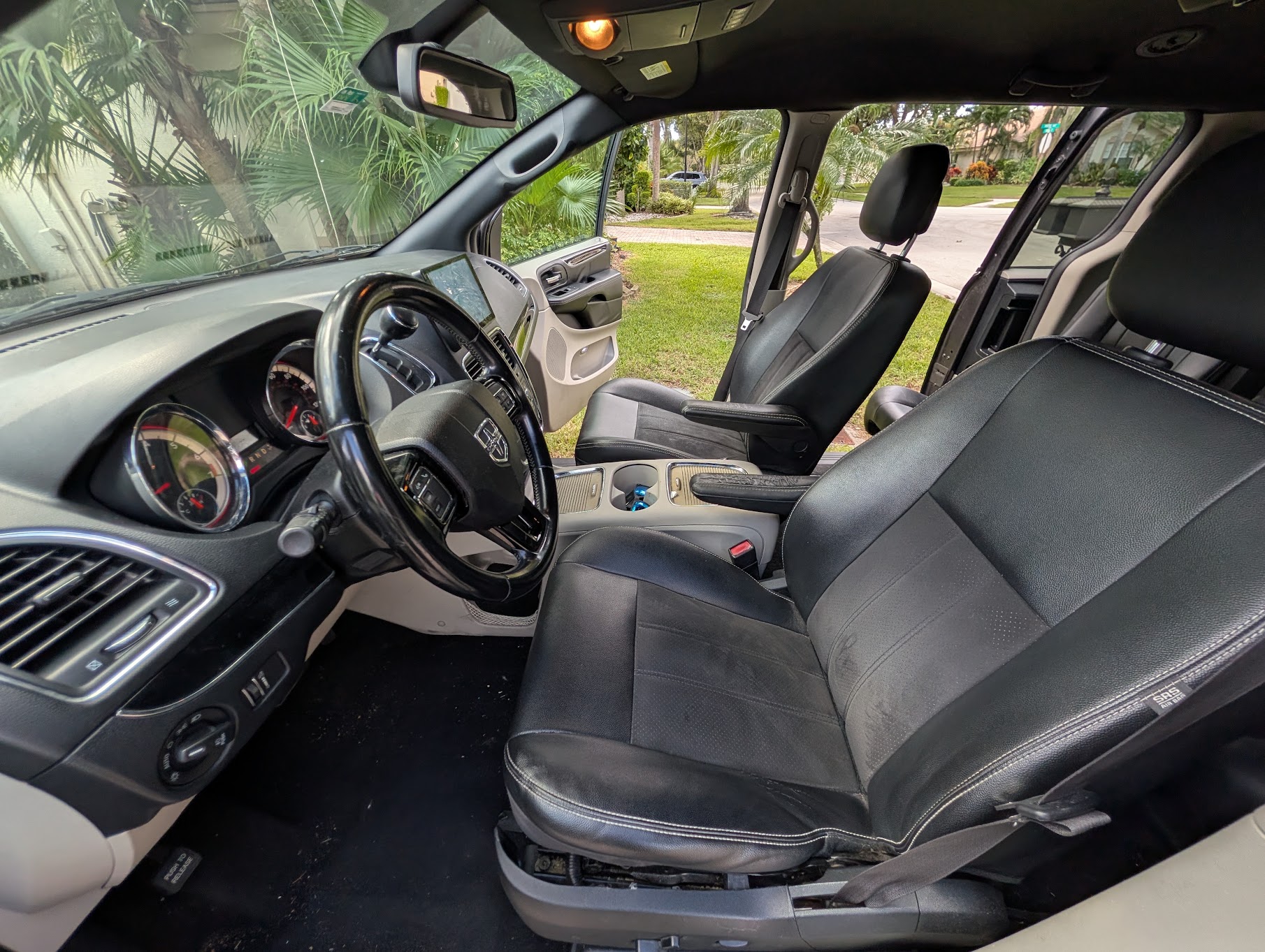 Used 2019 Dodge Grand Caravan SXT FWD image 10