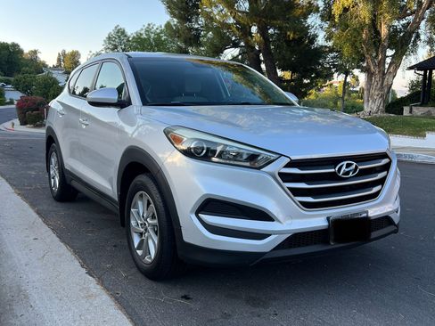 Used 2017 Hyundai Tucson SE image 2