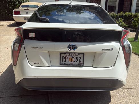 Used 2016 Toyota Prius Two FWD image 1