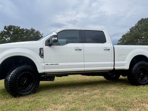Used 2020 Ford F350 Platinum AWD/4WD image 10