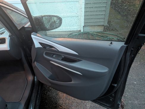 Used 2021 Chevrolet Bolt LT image 10