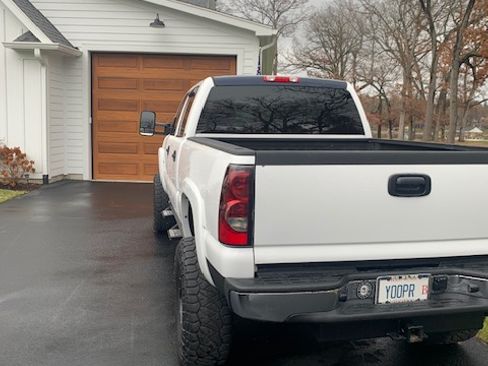 Used 2007 Chevrolet Silverado 2500 LT w/ Heavy-Duty Power Package image 6