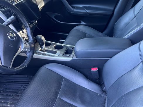Used 2013 Nissan Altima 2.5 SL w/ Technology Pkg image 12