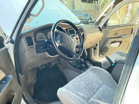 Used 1999 Toyota 4Runner SR5 image 4