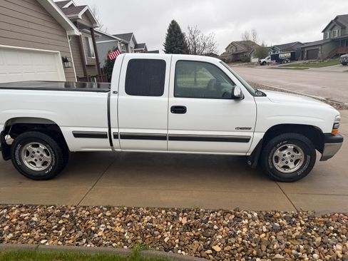 Used 2000 Chevrolet Silverado 1500 LS AWD/4WD image 4