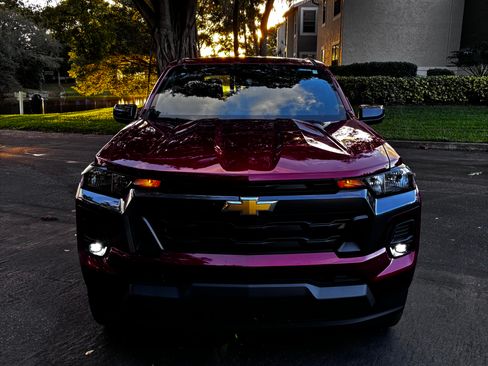 Used 2023 Chevrolet Colorado LT w/ LT Convenience Package image 2