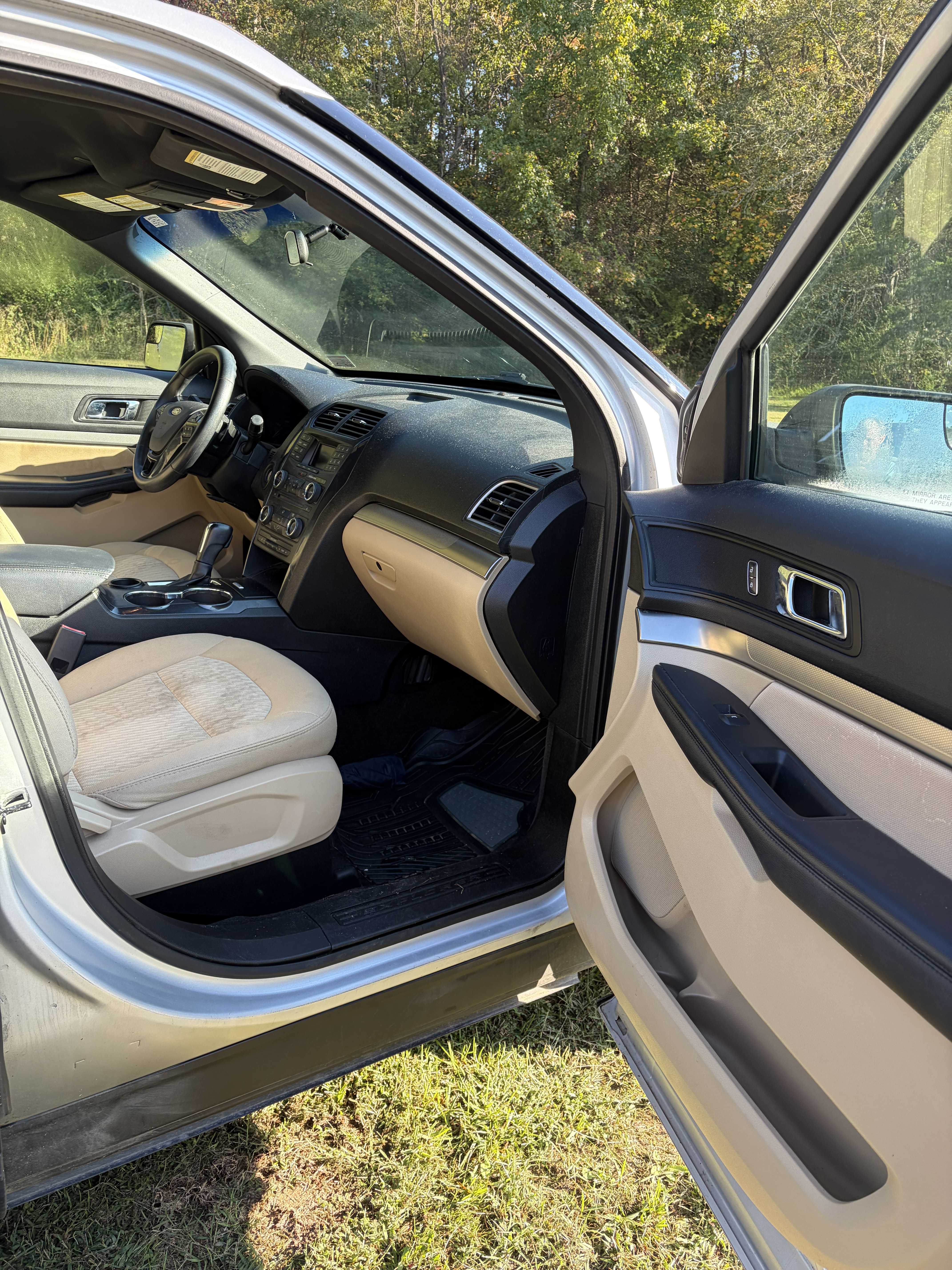 Used 2017 Ford Explorer FWD image 16