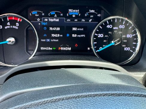 Used 2022 Ford F250 Lariat w/ Lariat Value Package AWD/4WD image 8